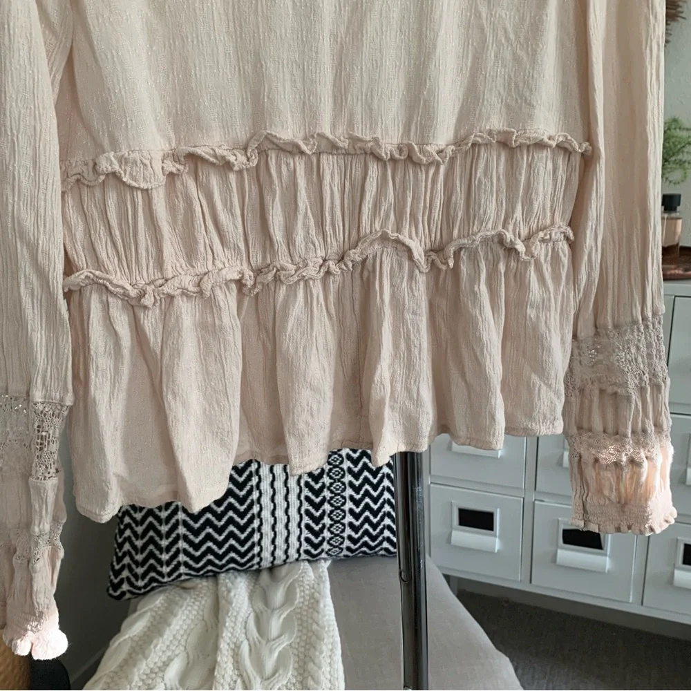 🪴$5/25🪴 American Eagle Blush Pink Lace V-Neck Peplum Blouse Top Small - Picture 10 of 15